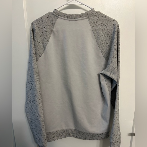 VINCE Heathered Gray Crewneck - Picture 8 of 9